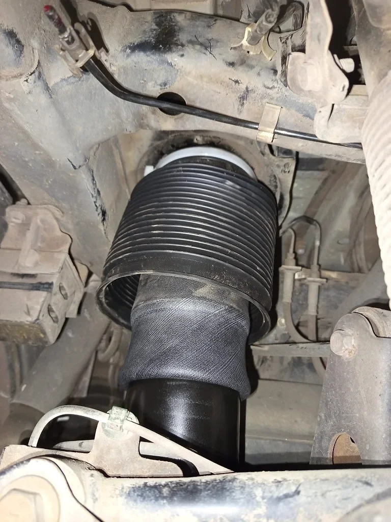 New rear air suspension spring fitted on Toyota Prado 150 2014 at StalexAuto
